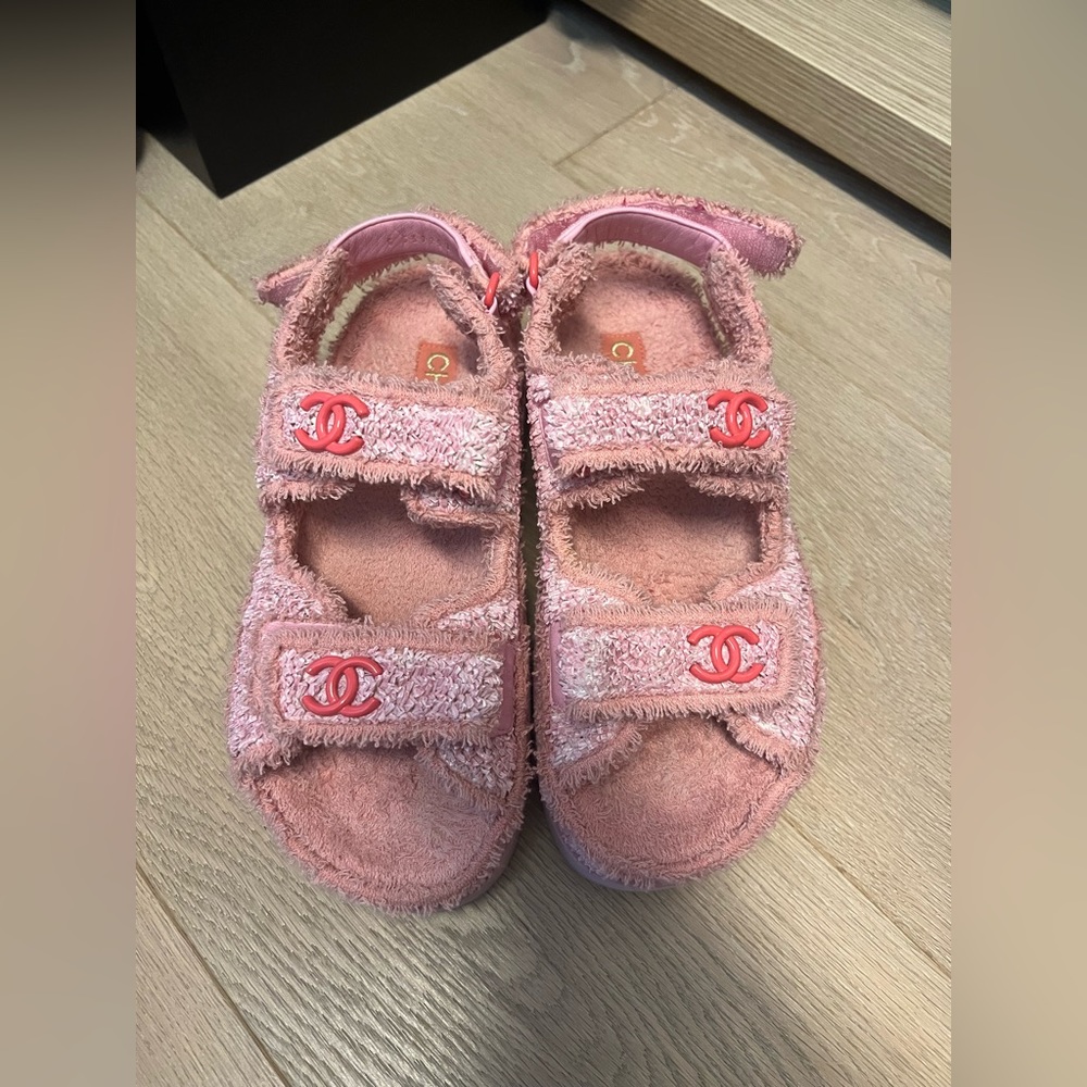 Chanel sandals size 37